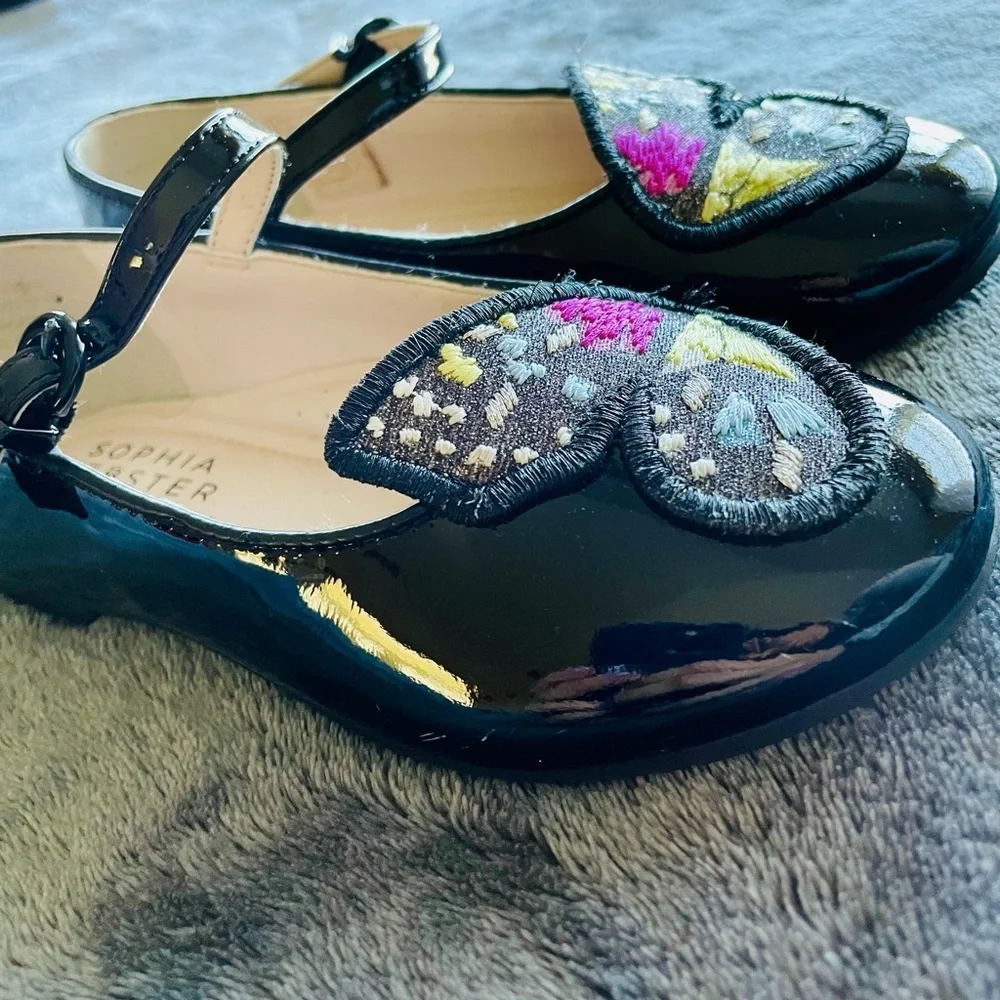 Little girl’s butterfly embroidered flats in 11USby Sophia Webster Mini like new